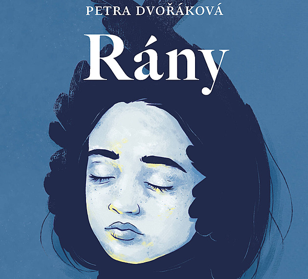 RECENZE: Díky za každou novou ránu. Petra Dvořáková se vrací do rodinného pekla
