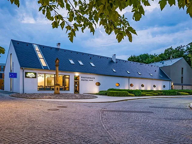 Hotel Pansk� Zahrada, Dob�ichovice