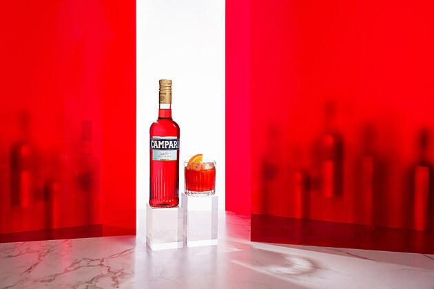 TŘI INGREDIENCE, JEDEN IKONICKÝ DRINK. PŘICHÁZÍ NEGRONI WEEK