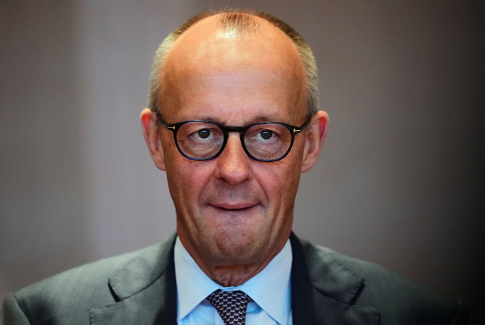 Nemáme vždy uspokojivé odpovědi, ale pracujeme dál, reagoval Merz na debakl