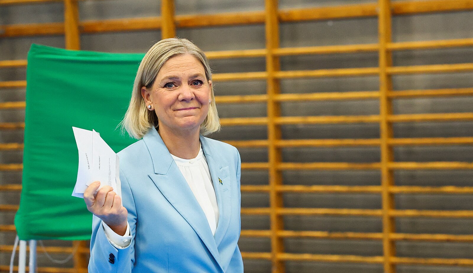 Švédi vybírají novou vládu, poprvé by v ní mohla zasednou krajní pravice