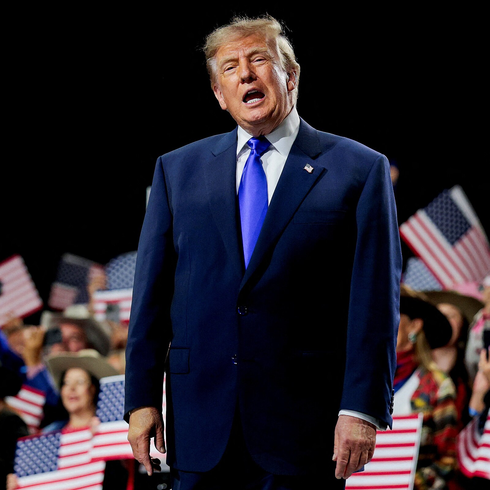 NÁZOR: Trump chce mír na Ukrajině. Zařídí mu ho dva developeři, nebo šéf CIA?