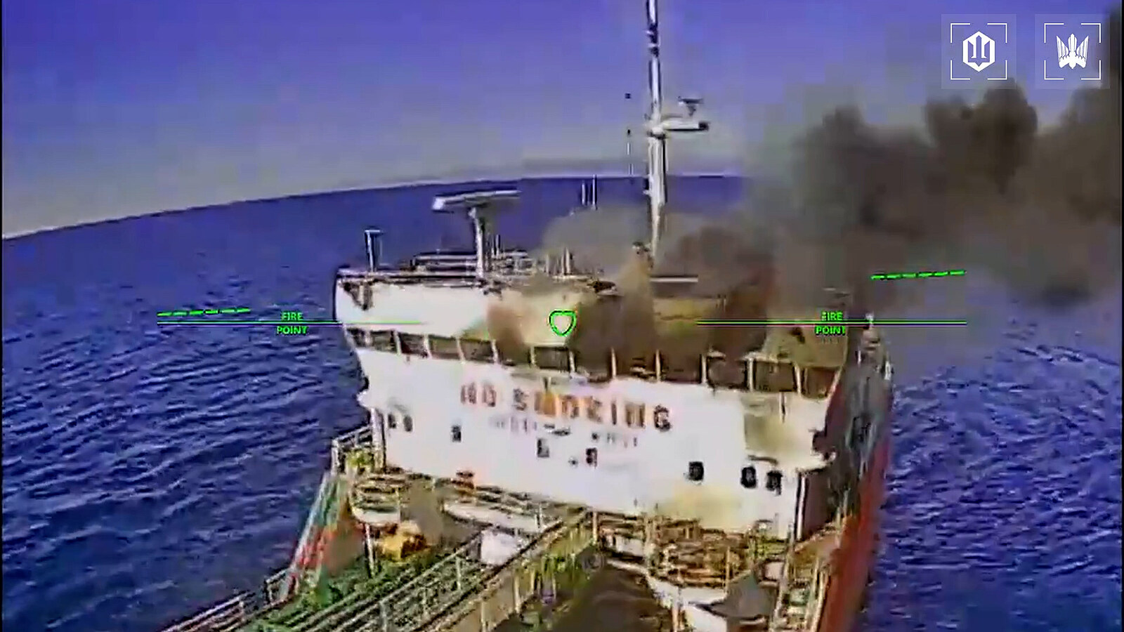 Ukrajinský dron unikal palbě a stejně zasáhl tanker, vrtulníku přímo pod nosem