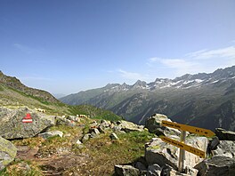 Pohled na h�eben Ahornkamm v Zillertalských Alpách