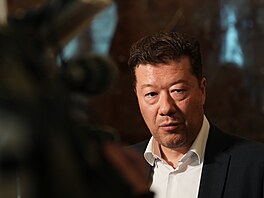 Tomio Okamura na tiskové konferenci k vyhlá�ení mimo�ádných sch�zí Poslanecké...