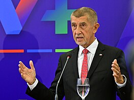 Premiér Andrej Babi� v Bratislav� jednal s premiéry zemí Visegrádské skupiny a...