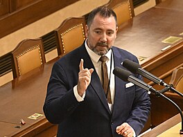 Ministr �ivotního prost�edí za Motoristy sob� Igor �ervený p�i jednání Sn�movny...