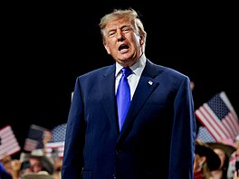 Americký prezident Donald Trump na republikánském sjezdu v Dallasu (9. zá�í...