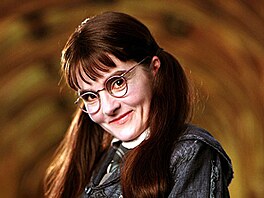 Shirley Hendersonová jako Uf�ukaná Ur�ula ve filmu Harry Potter a Ohnivý pohár...