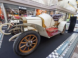 Zahájení výstavy ke 125 let�m historie �koda Motorsport v OC Olympia v Brn� za...