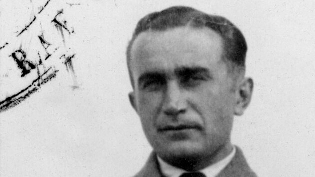��kalo se, �e se samovoln� a sobecky odtrh�val od formace, ov�em i to je jeden z m�t�. Posledn� v�zkumy ukazuj�, �e se takto �odtrhl� v d�sledku boje, kdy se rozbila cel� formace.