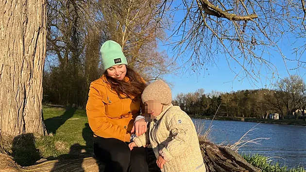 Po epileptickém záchvatu našli mladé mamince nádor na mozku. Na léčbu shání miliony