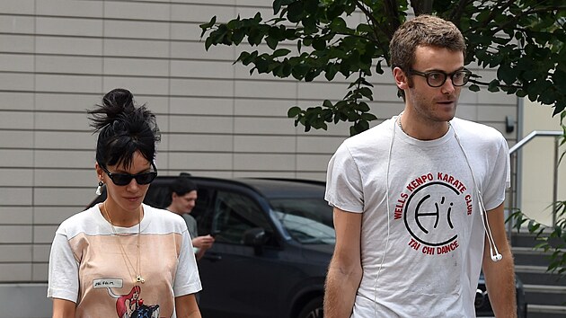 Lily Allen a Jonah Freud (�erven 2026)