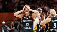 Leonie Fiebichová nev��í, �e n�mecké basketbalistky si zahrají semifinále...