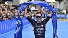 Britka Georgia Taylorová-Brownová slaví výhru v závod� triatlonového MS v...