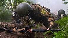 P�íslu�níci ruské Národní gardy trénují ve výcvikovém st�edisku v Novosibirské...