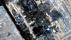 Satelitní snímek zachycuje �erpací stanici ropovodu East-West (Petroline) v...