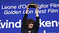 Re�isérka May el-Toukhyová slaví po p�evzetí Zlatého lva za nejlep�í film za...
