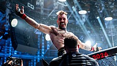 Josef Hála si u�ívá vít�zství nad Radem Ú�krtem