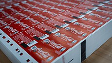 Jedním ze zákazník� podniku OTK je také Coca - Cola. Ro�ní tr�by spole�nosti...