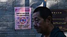 Cedule upozor�ující na zákaz pou�ívání dron� v Pekingu. �ínská metropole od...