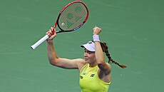 Jelena Rybakinová slaví vít�zství ve finále US Open.