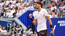 N�mecký tenista Alexander Zverev se hecuje ve finále US Open.