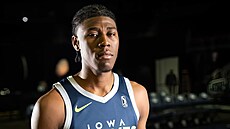 Martez Brown v dresu Iowa Wolves.