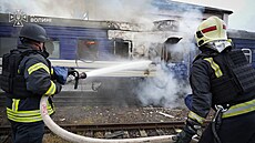 Rusové zaúto�ili na vlak plný civilist� jedoucích z Ukrajiny do Polska. (13....