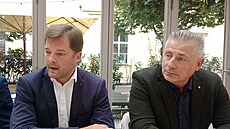 P�edseda SOCDEM Ji�í Nedv�d a Radek Scherfer p�i setkání s noviná�ii v sídle...