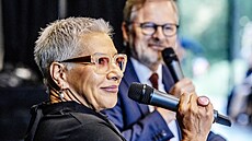 Kandidátka do Senátu Dagmar Pecková a bývalý premiér Petr Fiala na p�edvolební...