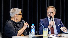 Kandidátka do Senátu Dagmar Pecková a bývalý premiér Petr Fiala na p�edvolební...