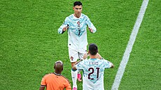 Ruben Neves st�ídá Cristiana Ronalda v utkání play off mistrovství sv�ta 2026...