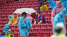 Nový Camp Nou za�al b�hem utkání Ligy mistr� protékat.