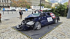 Vraky aut po Praze p�ipomínají �idi��m, aby dávali pozor p�i jízd�.