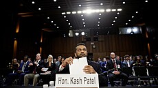 �éf Federálního ú�adu pro vy�et�ování (FBI) Kash Patel vypovídá na sly�ení...