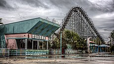 Opu�t�ný zábavní park Six Flags v New Orleans v americké Louisian� byl v srpnu...