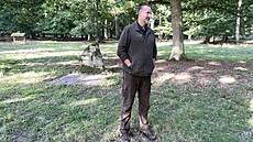 Lesní správa Lány n�kolikrát do roka po�ádá pro turisty exkurze. Provádí sám...