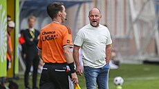 Trenér Zlína Pavel Hoftych b�hem zápasu s Hradcem Králové.