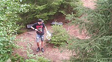 V souvislosti s vykradeným lesním barem u Byst�ice nad Pern�tejnem policie...