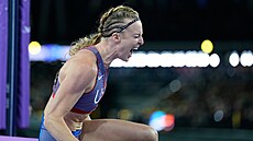 Sandi Morrisová slaví na Ultimate Championship.