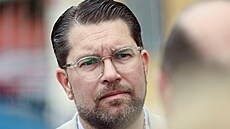 P�edseda strany �véd�tí demokraté Jimmie Akesson p�i volební kampani ve m�st�...
