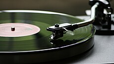 Gramofony se zbavují kabel�. Vinyl lze poslouchat rovnou ve sluchátkách