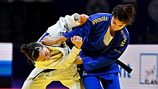 �eská judistka Tereza Bodnárová (vlevo) v souboji s Natashou Ferreirovou z...