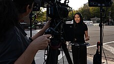 Akayla Gardnerová, reportérka MS NOW v Bílém dom�, podává zprávu z okolí...