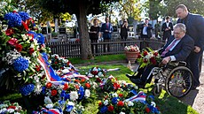 Exprezident Milo� Zeman p�i�el uctít památku 89. výro�í úmrtí prvního...