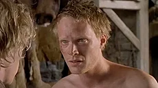 Paul Bettany ve filmu P�íb�h rytí�e (2001)