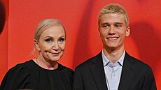 Bára Basiková a její syn Theodor Polák v Karlových Varech (6. �ervence 2026)