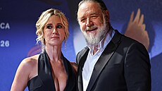 Britney Theriotová a Russell Crowe na filmovém festivalu v Benátkách (11. zá�í...