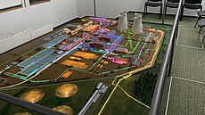 Model jaderné elektrárny v brn�nském �kolicím st�edisku pro budoucí operátorky...